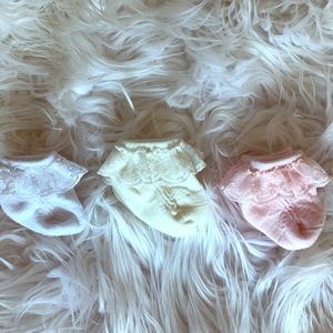 New born socks! 3 pairs